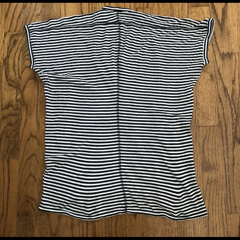 Express Black and White Horizontal Striped Basic T-Shirt Women’s Size XS - Picture 5 of 5